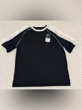 Xersion boys everair short sleeve tee in black size M.
